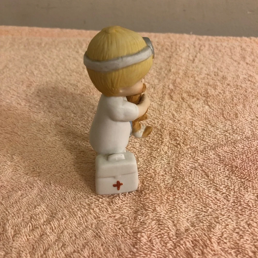 Vintage 1983 Enesco Country Cousins Boy Playing Vet With Kitten